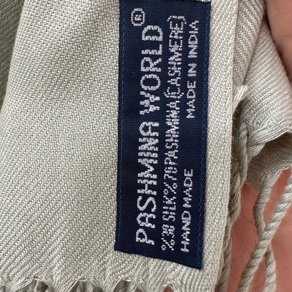 Mint green pashmina - Picture 2 of 2